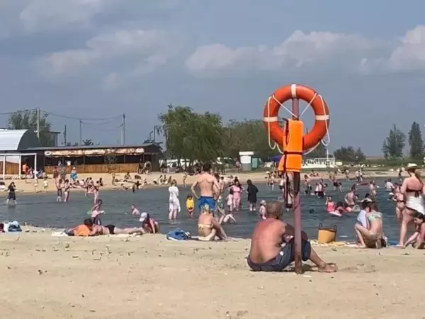 Бешеные цены, пьяные люди и отсутствие туалета: вся правда об отдыхе на пляжах Ростова