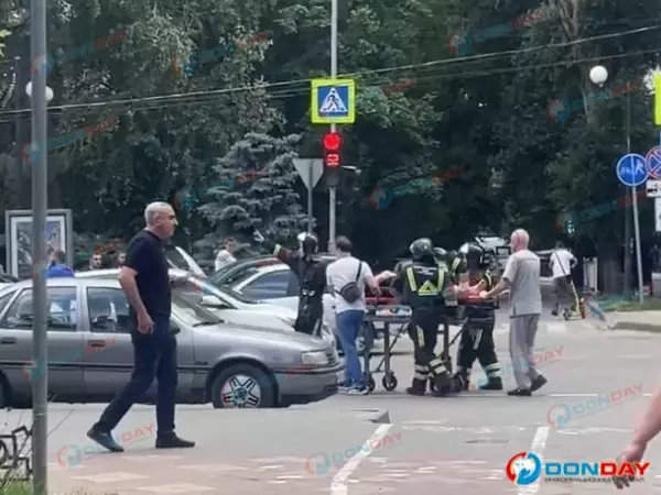 Появились кадры с места падения гигантского дерева на Пушкинской