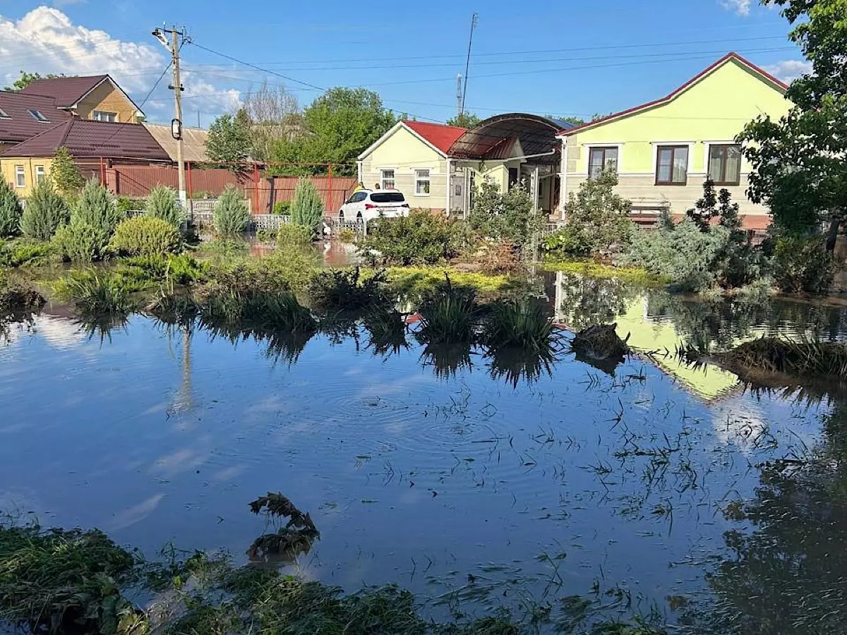 Более 50 частных домов затопило от непогоды в селе Неклиновского района