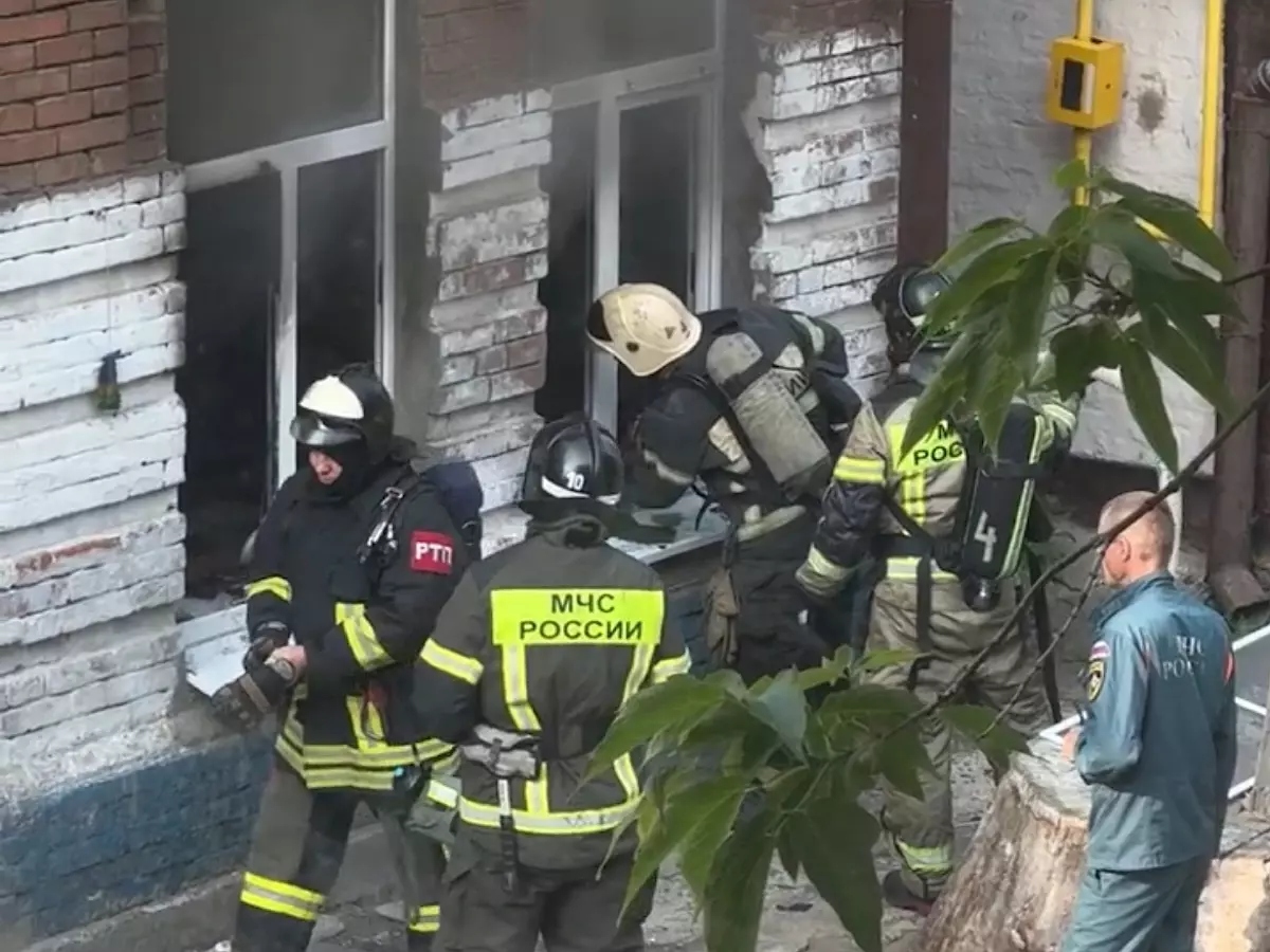 В Ростове из-за пожара в многоквартирном доме на Ереванской эвакуировали 5 жителей 
