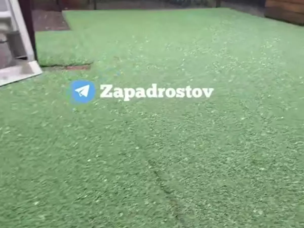 В Ростове на Западном выпал град