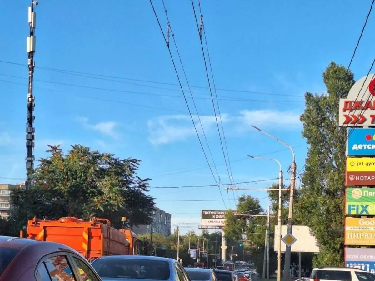 В Ростове на Таганрогской из-за ДТП образовалась пробка