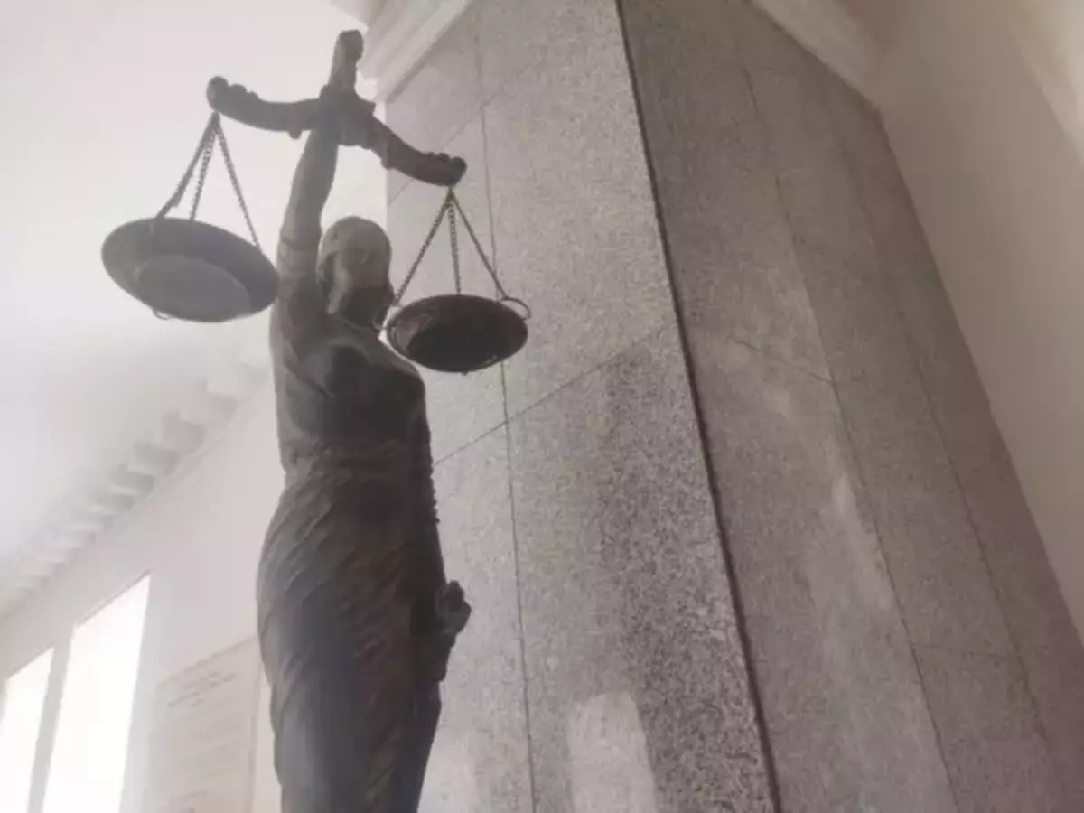 В Азове осудят 18-летнего парня, сбившего полицейского на авто с подложными номерами