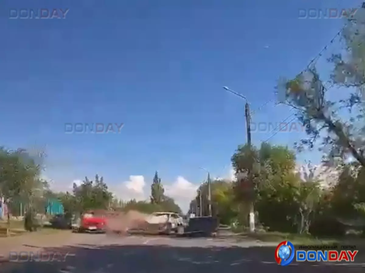 Момент ДТП под Ростовом, где пострадал ребенок, попал на камеру видеорегистратора