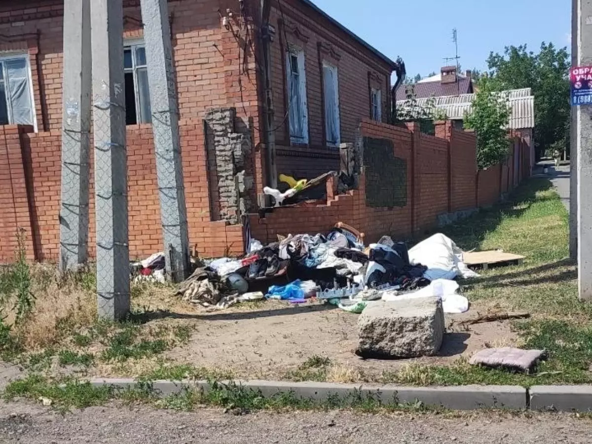 В Александровке женщина с вилами держит в страхе соседей