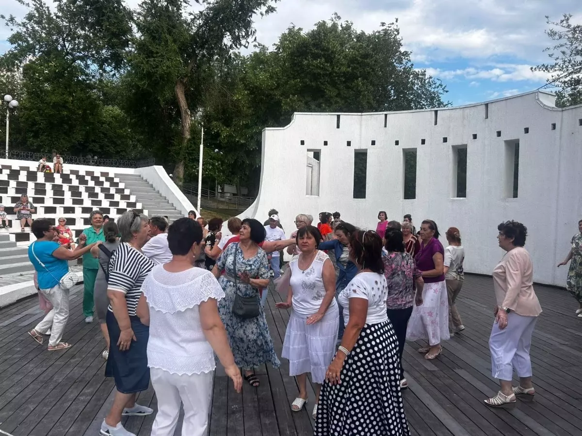 В Ростове провели  дискотеку «серебряного» возраста