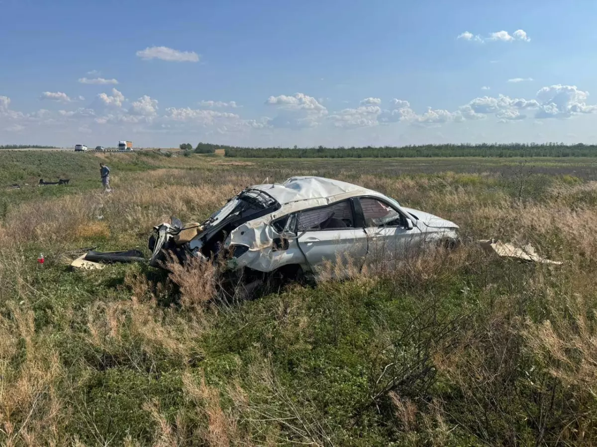 В Ростовской области в ДТП на трассе погиб пассажир легковушки