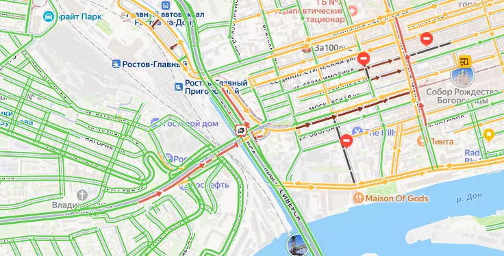 Движение на проспекте Стачки и в центре Ростова затруднено из-за массового ДТП