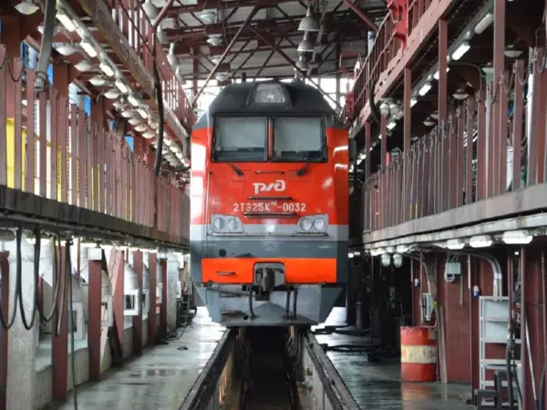 В Ростовскую область впервые отправили грузовой поезд весом 8000 тонн