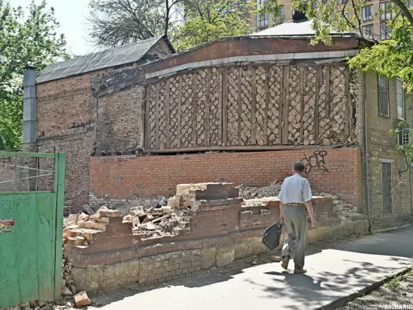 В историческом центре Ростова безжалостно снесли дореволюционный дом