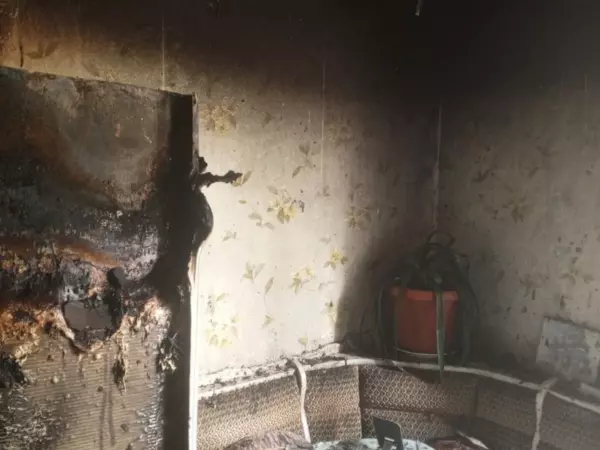 Женщина чудом спаслась из горящей квартиры в Каменске-Шахтинском