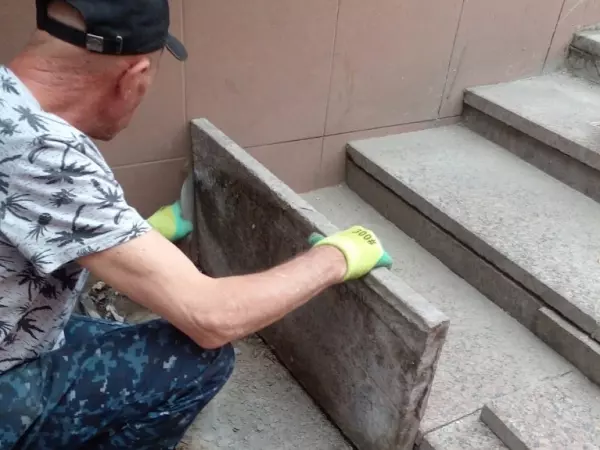 В Ростове в подземном переходе на Шолохова капитально отремонтировали лестницу