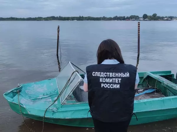 Житель Саратова угнал моторную лодку и врезался в мол