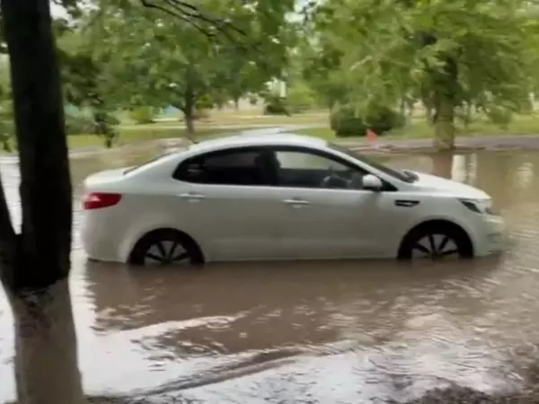 Улицы Волгодонска ушли под воду из-за мощного ливня