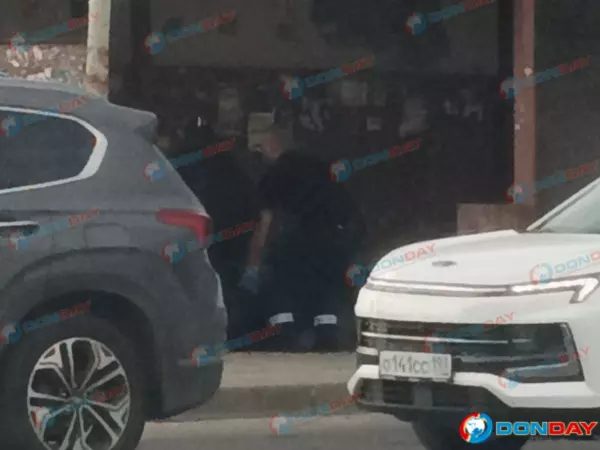 Труп мужчины обнаружили на остановке в Ростове