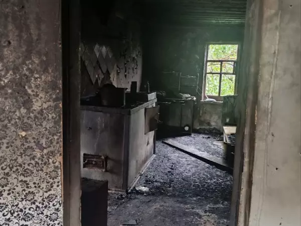 В Ростовской области непотушенная сигарета едва не оставила людей без жилья