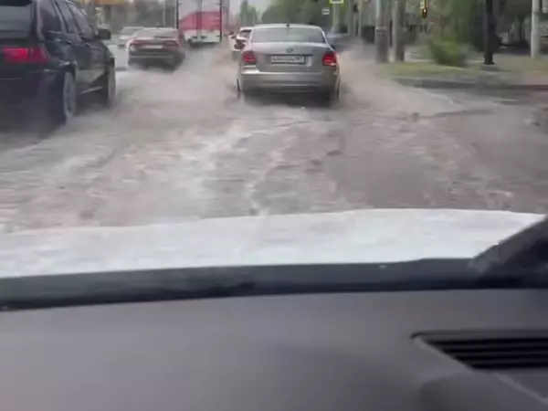 В Ростове затопило мост на Малиновского