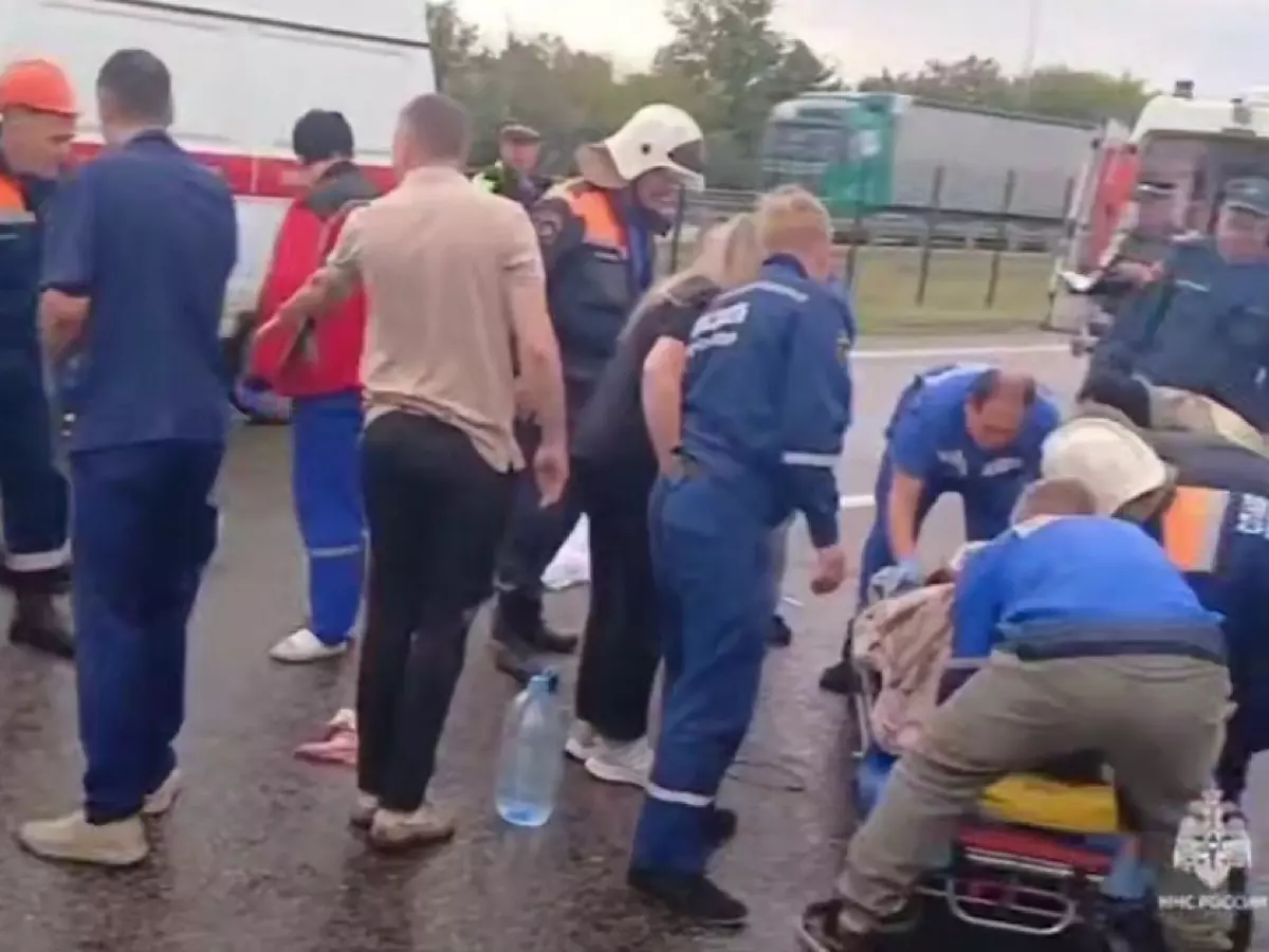 МЧС опубликовало кадры страшного ДТП на трассе в Ростовской области