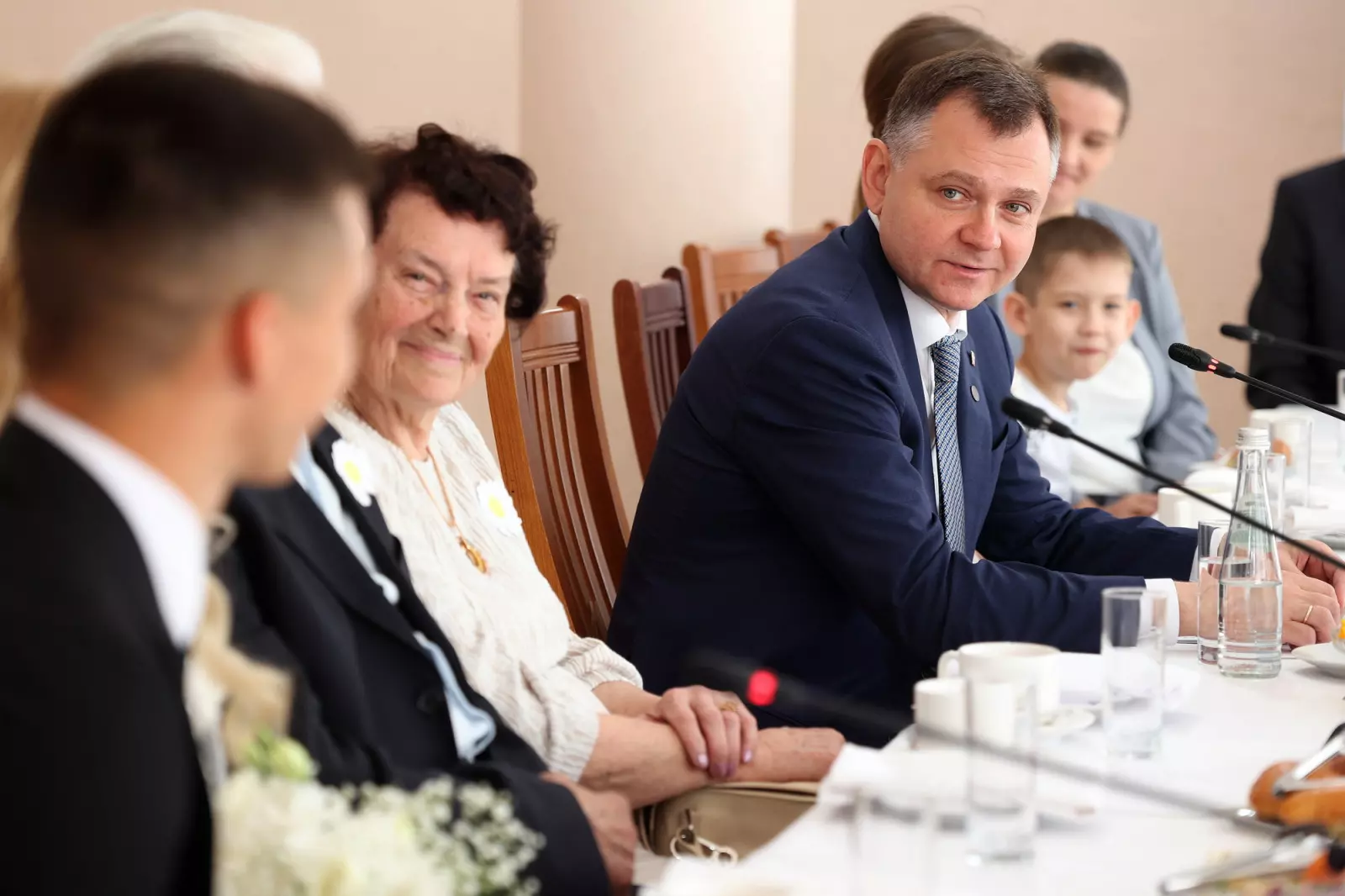 Юрий Слюсарь: Молодых родителей Дона поддержат единовременной выплатой в 100 тысяч рублей