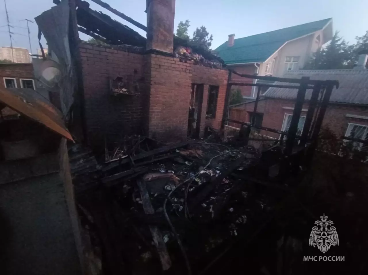 Неполадки с проводкой могли стать причиной мощного пожара в Нахичевани