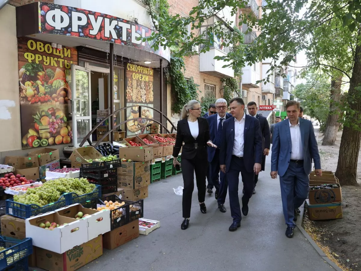 Мини-черкизон: врио губернатора Юрий Слюсарь раскритиковал стихийные рынки Ростова