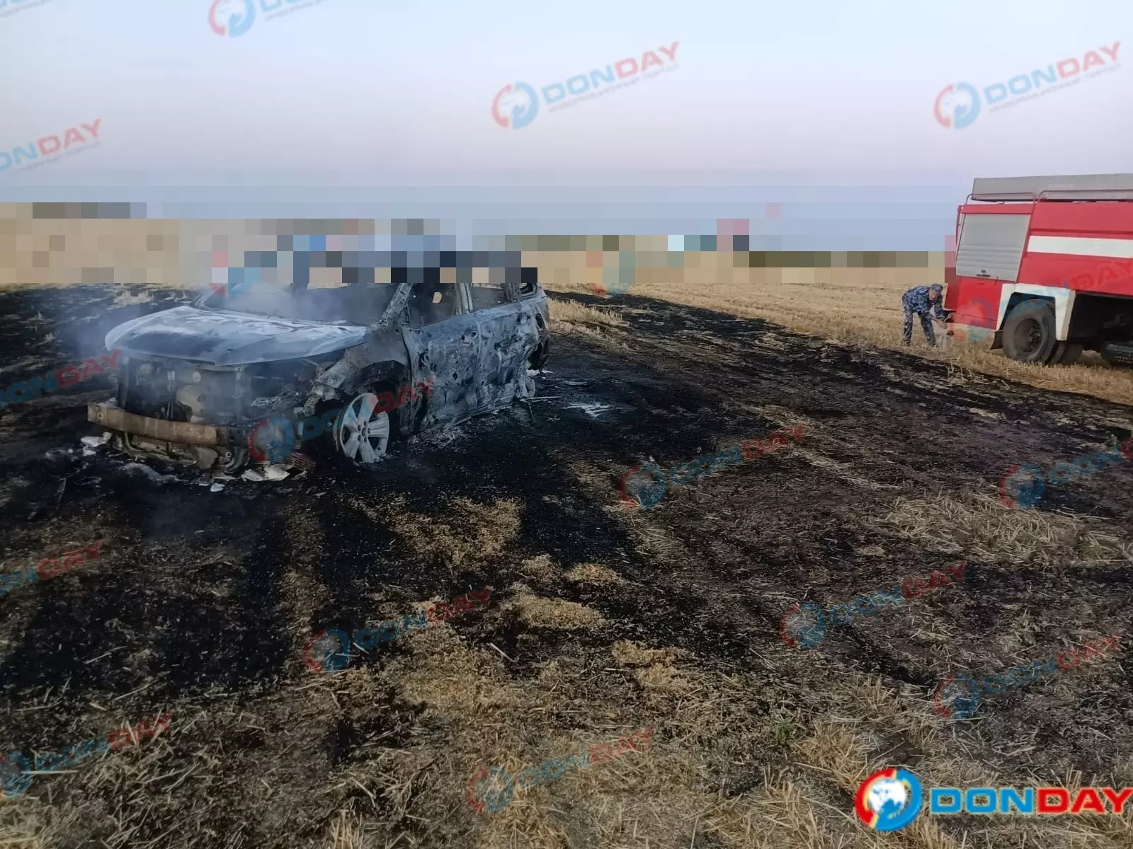 Появились кадры сгоревшего автомобиля после атаки 26 июля