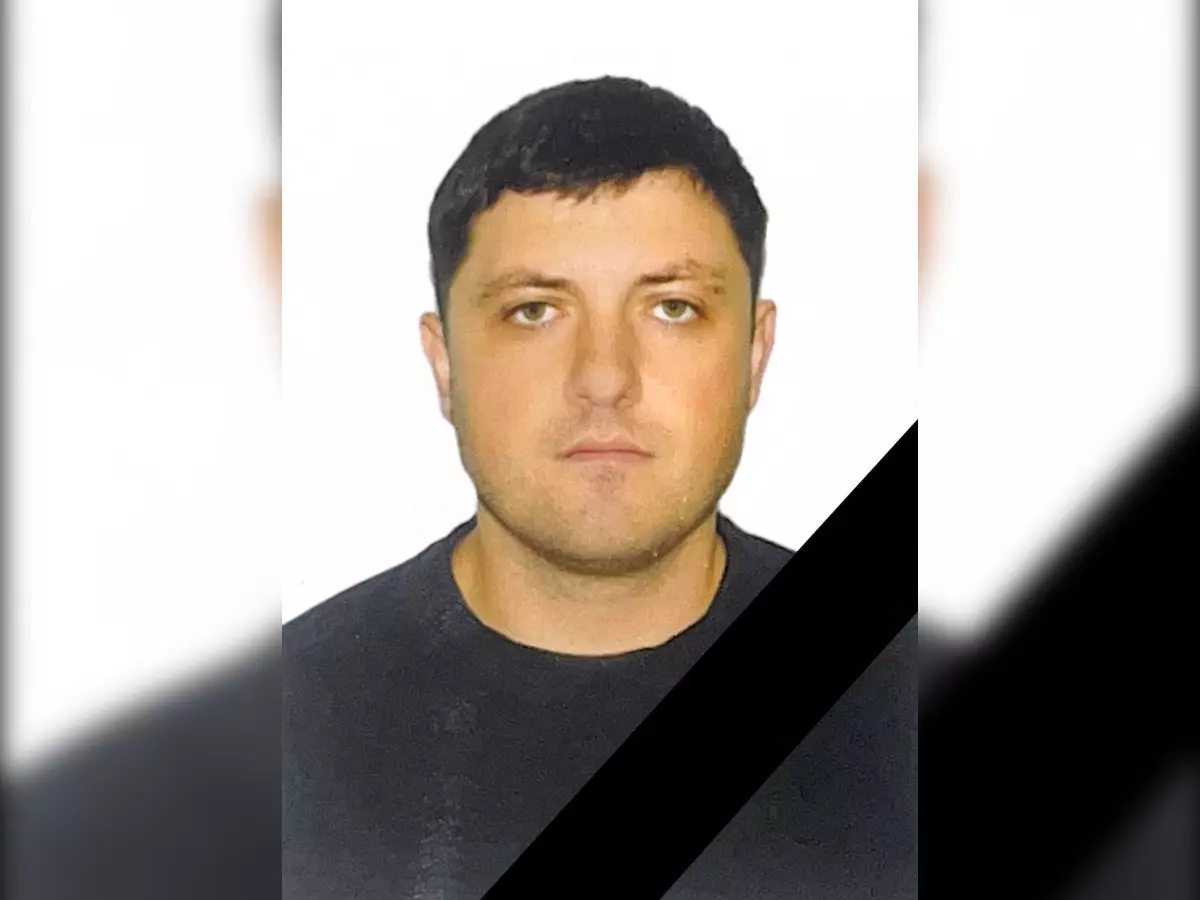 У погибшего при пожаре в Новошахтинске пожарного осталась жена и сын-подросток
