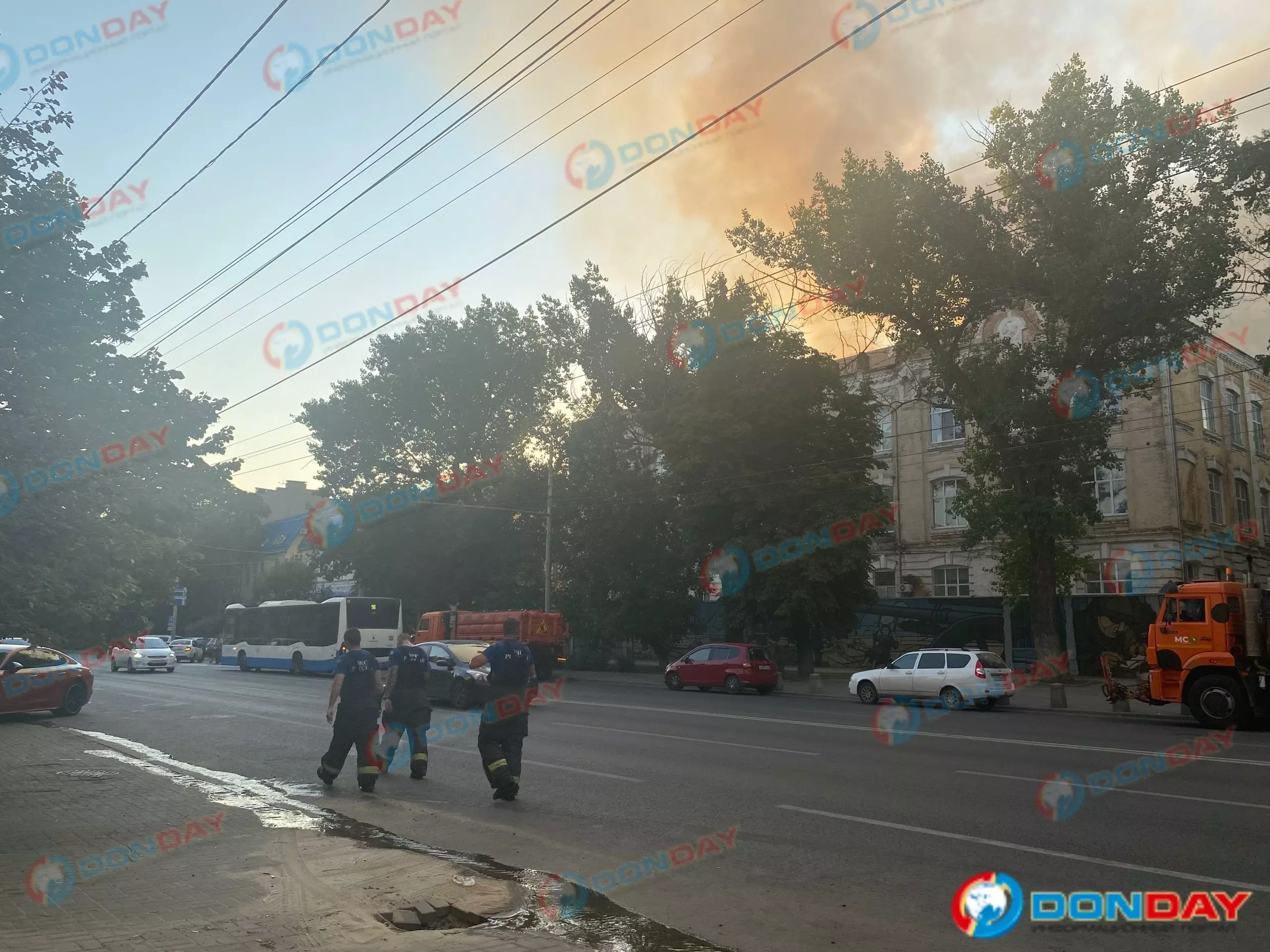 В центре Ростова горит здание бывшей Соборной мечети