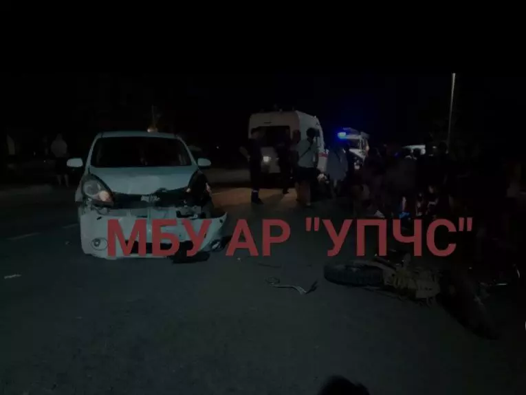 В ДТП с иномаркой в Ростовской области пострадали подростки на мотоцикле
