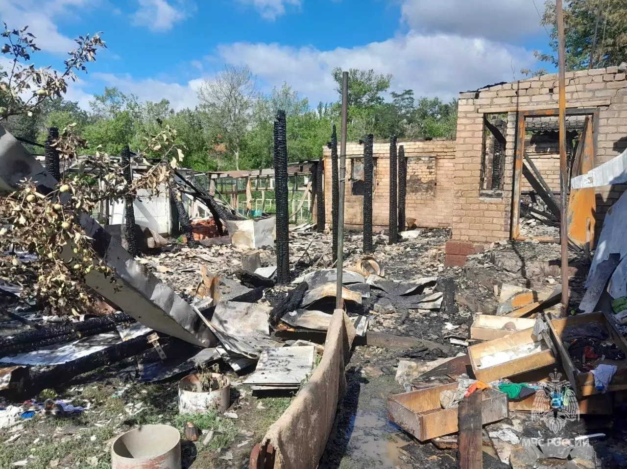 Многодетная семья в Ростовской области осталась без жилья из-за пожара