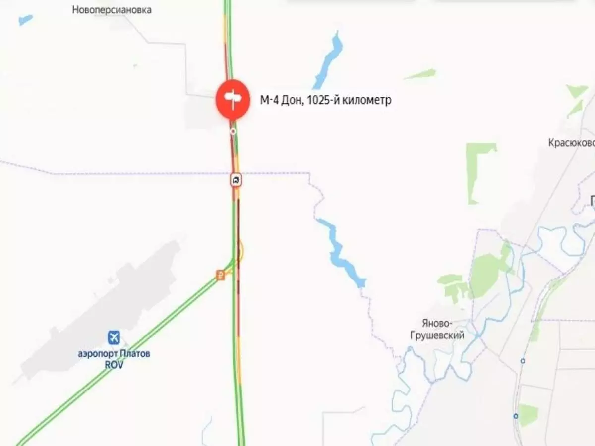 На трассе в Ростовской области из-за смертельного ДТП образовалась пробка