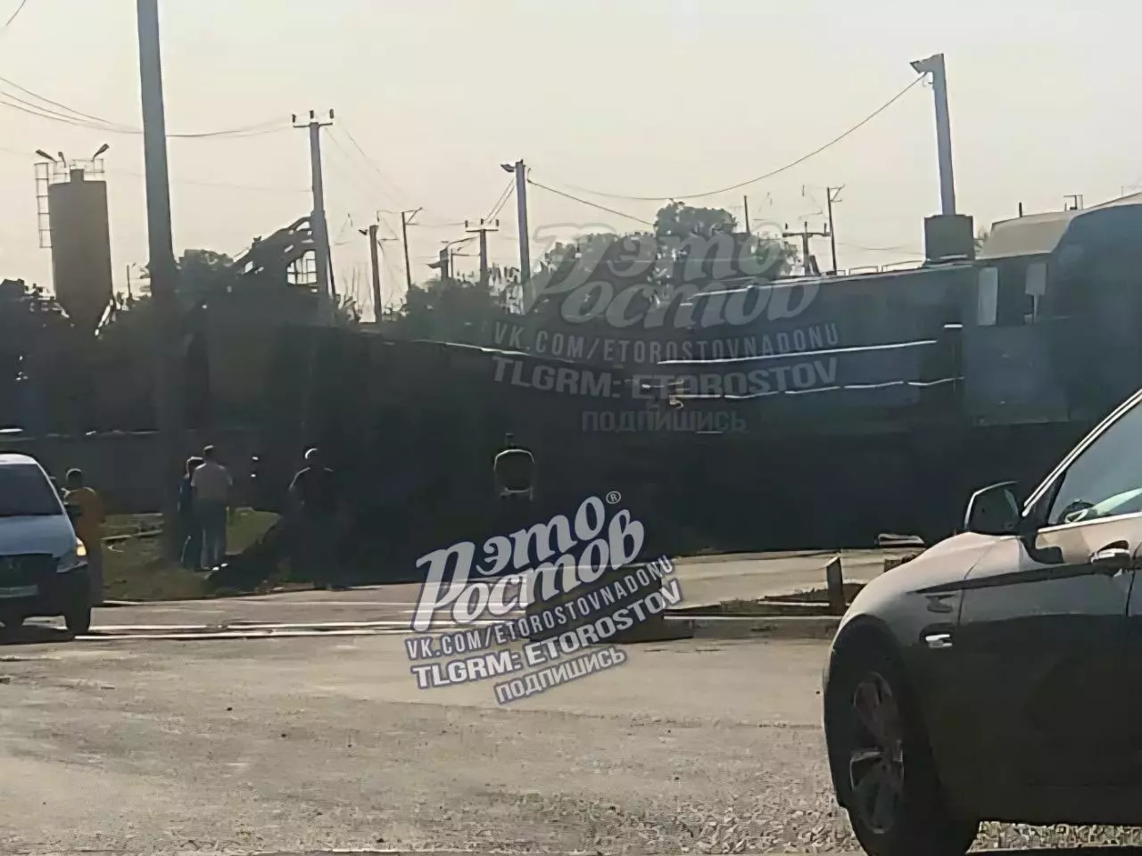 В Ростове поезд снес КамАЗ