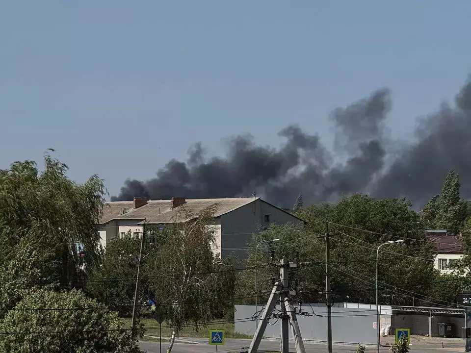 Место в крупного пожара в Семикаракорске оцепили сотрудники полиции