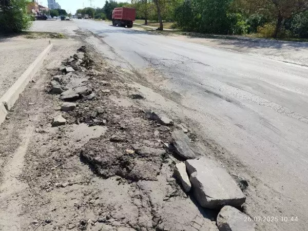 Убитую дорогу на Стачки в Ростове отремонтируют в начале августа