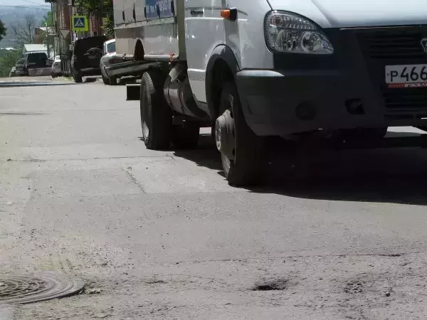 В Ростове появятся 36 новых парковочных мест на улице Обороны