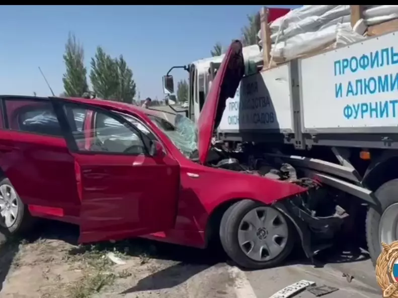 Один человек погиб и двое пострадали в жуткой аварии в Ростовской области