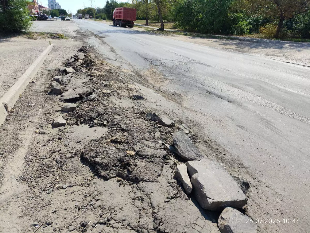 Ростовчане пожаловались на убитую дорогу на проспекте Стачки
