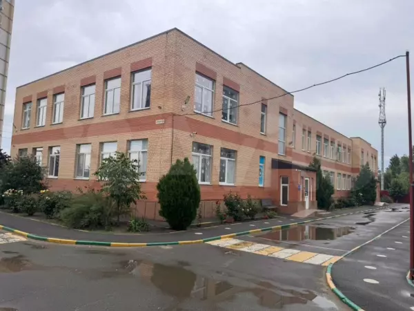 В Батайске продают здание начальной школы за 147 миллионов рублей