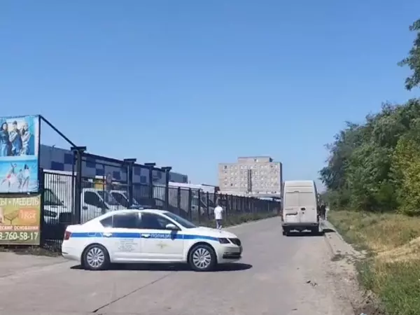 Фото к материалу: В Ростове склад на Орской будут охранять неделю после пожара