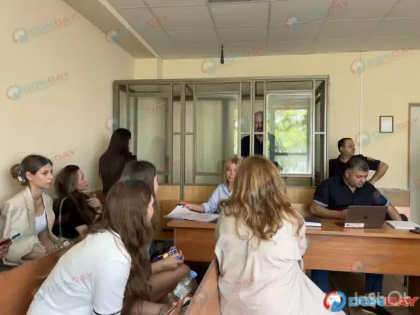 Фото к материалу: Понятые по делу Виталия Кушнарева рассказали, что видели дома у экс-министра в день ареста