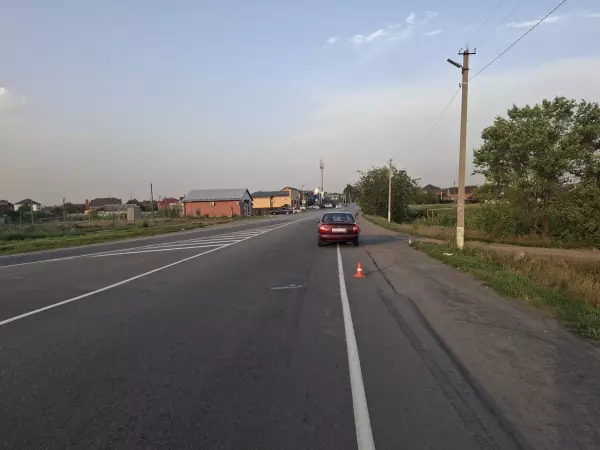 Фото к материалу: Автомобилист в Ростовской области сбил пешехода на обочине
