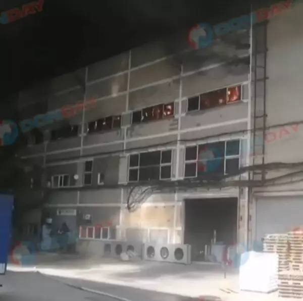 Фото к материалу: Пожар повышенного ранга в Ростове на Орской потушили спустя 16 часов