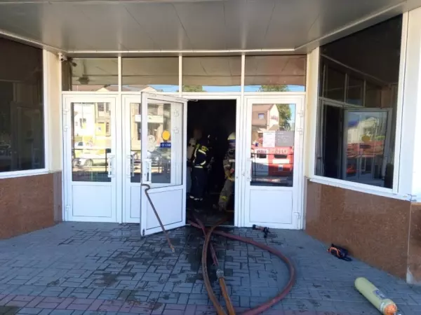 Фото к материалу: На месте пожара в торговом центре в Новошахтинске обнаружили еще одного погибшего