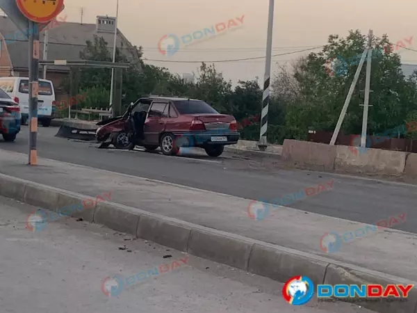 Фото к материалу: В Ростове в Суворовском произошло массовое ДТП