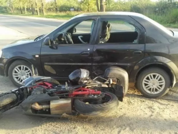 Фото к материалу: В Ростовской области 32-летний мотоциклист пострадал в ДТП