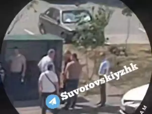 Фото к материалу: Жители Суворовского сообщают о найденном трупе новорожденного в мусорном баке