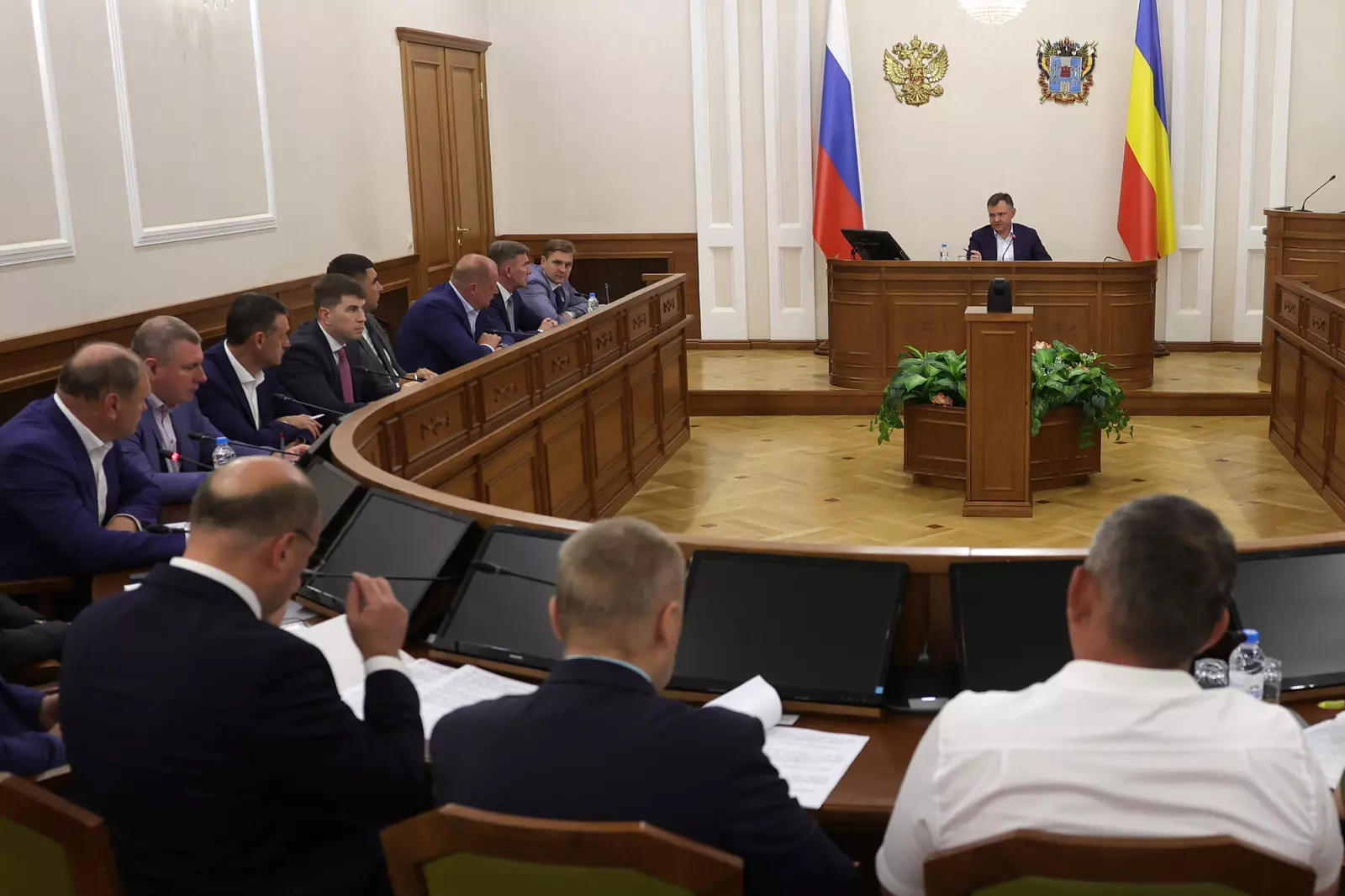 Юрий Слюсарь провел заседание оперштаба после атаки БПЛА в Ростове