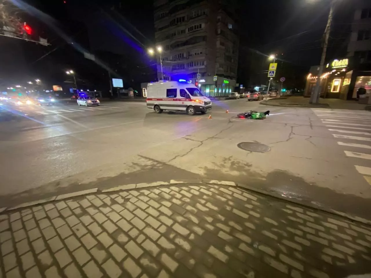 Три года колонии поселения дали водителю скорой, который сбил курьера в Ростове