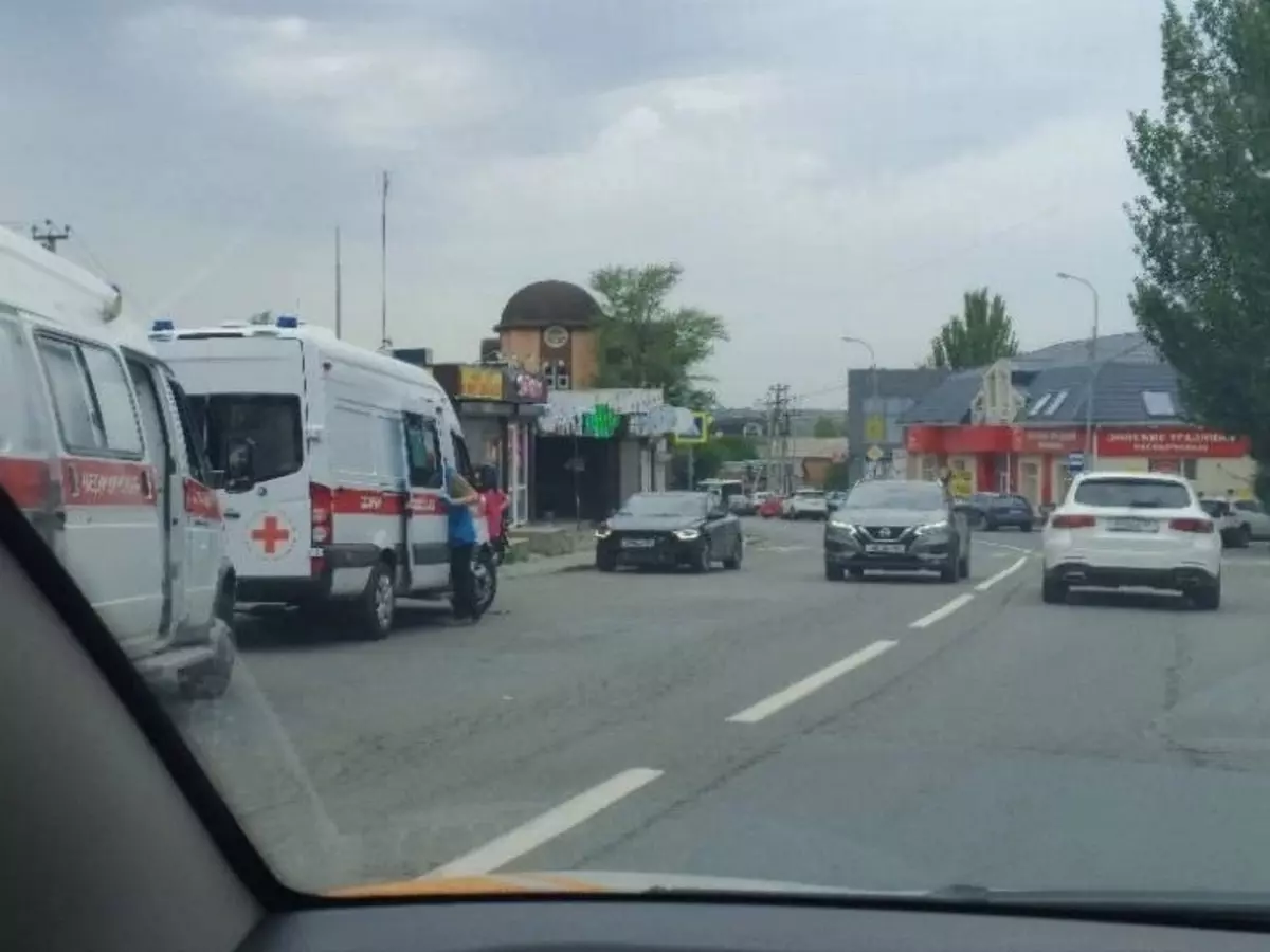 В Ростове на Мечникова произошло ДТП