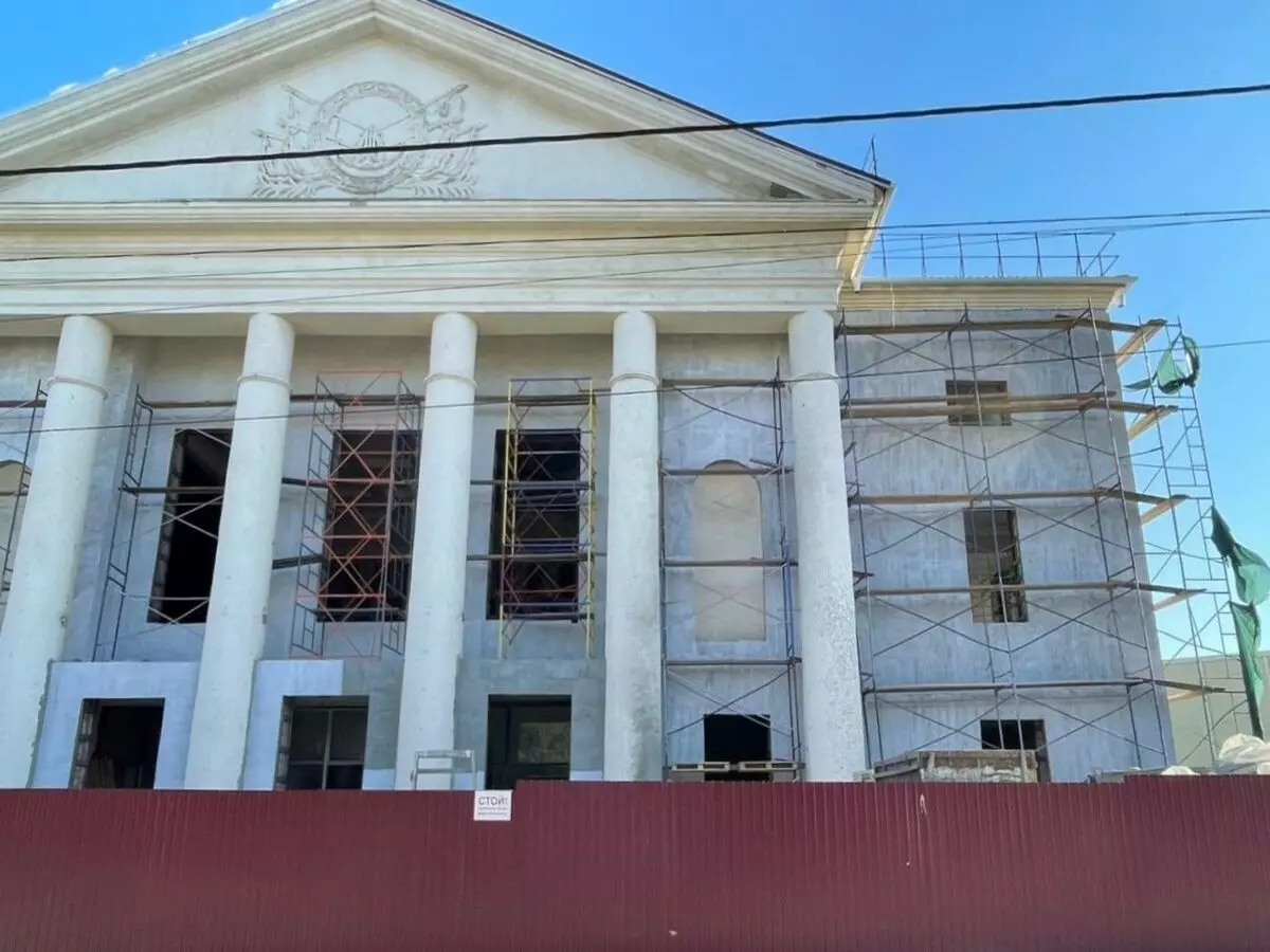 В Сальском районе завершают капремонт Дворца культуры